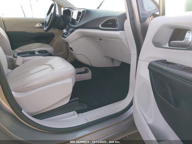2C4RC1L7XJR105620 Chrysler Pacifica Hybrid Touring L