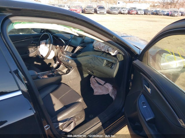 Chevrolet IMPALA 1LT 2018 2G1105S37J9111587 Image 5