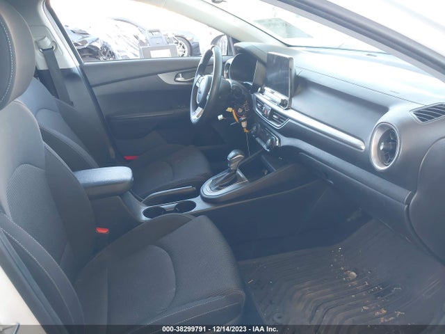 2019 KIA FORTE LXS VIN: 3KPF24AD2KE011363