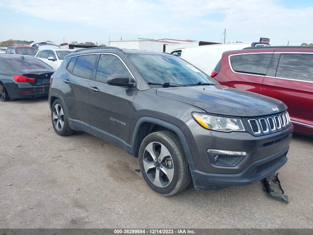 2018 3C4NJCBB7JT468878 main image