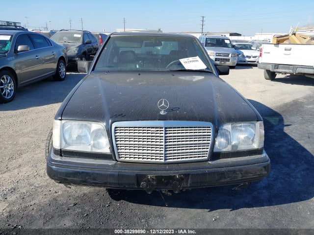 1995 MERCEDES-BENZ E 320 BASE/320 SPECIAL VIN: WDBEA32E3SC256520
