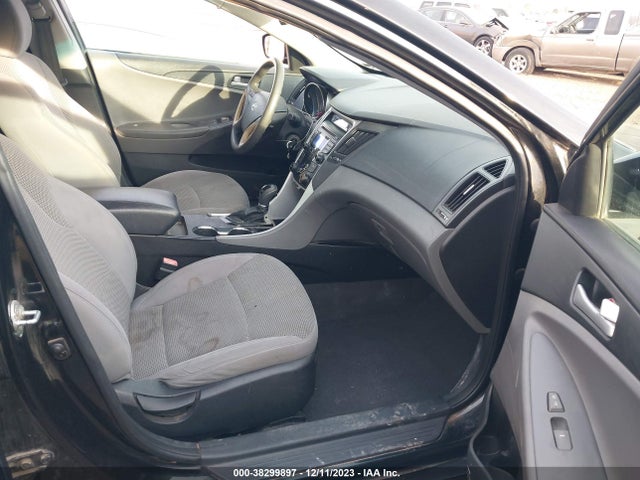 2013 HYUNDAI SONATA GLS VIN: 5NPEB4AC2DH568842