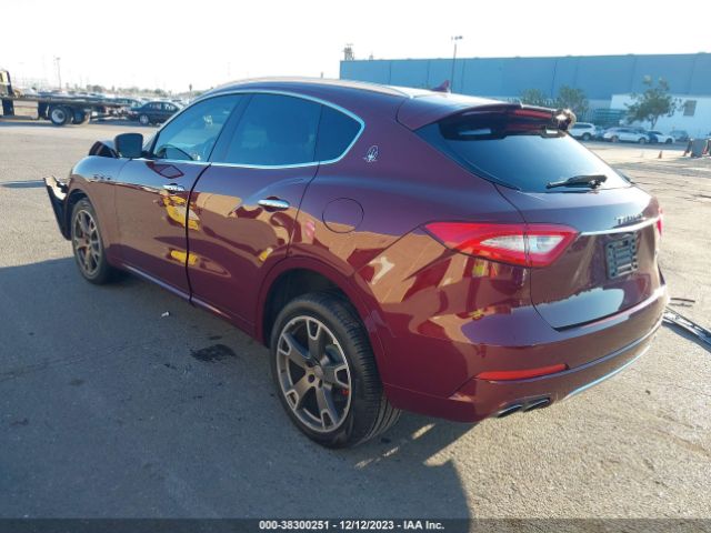 2017 MASERATI LEVANTE ZN661YUS1HX222596 Photo 2