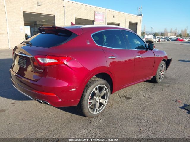 2017 MASERATI LEVANTE ZN661YUS1HX222596 Photo 3