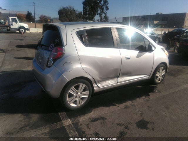 Chevrolet Spark 1lt Auto 2014 KL8CD6S93EC561369 Image 4