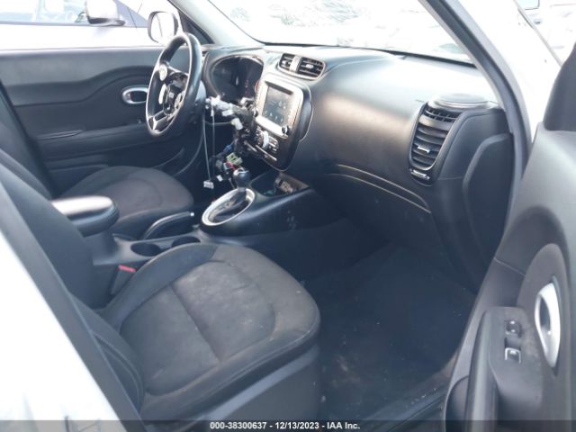 KNDJP3A52J7898959 KIA SOUL +