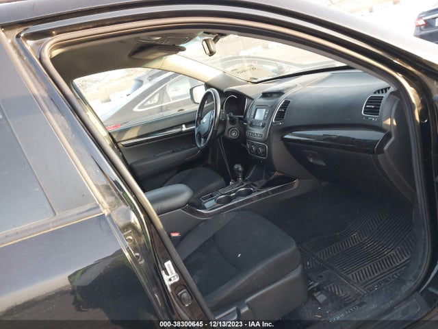 2014 KIA SORENTO LX V6 VIN: 5XYKTDA70EG548102
