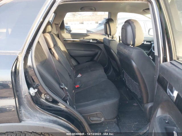 2014 KIA SORENTO LX V6 VIN: 5XYKTDA70EG548102