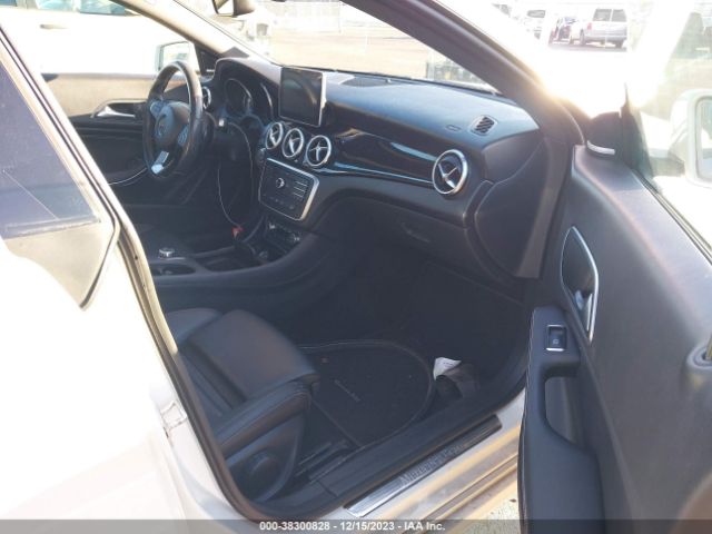 2016 MERCEDES-BENZ CLA 250 WDDSJ4GB5GN310202 Photo 4