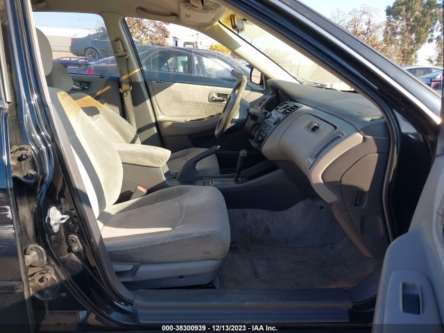 2002 HONDA ACCORD SDN LX VIN: 1HGCG56402A134960