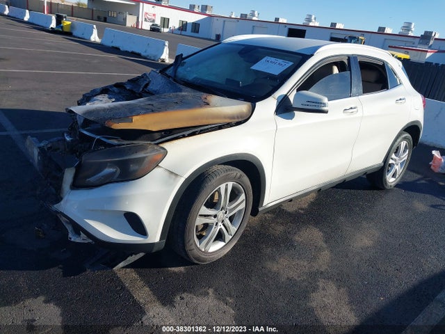 Mercedes-Benz GLA 250 2015 WDCTG4EB4FJ128460 Image 2