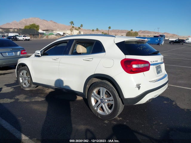 Mercedes-Benz GLA 250 2015 WDCTG4EB4FJ128460 Image 3