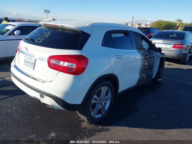 Mercedes-Benz GLA 250 2015 WDCTG4EB4FJ128460 Image 4