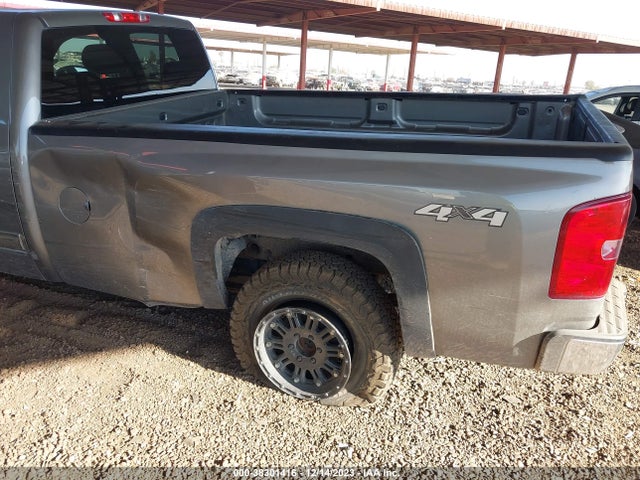 2013 CHEVROLET SILVERADO 1500 LT VIN: 1GCRKSE05DZ170040