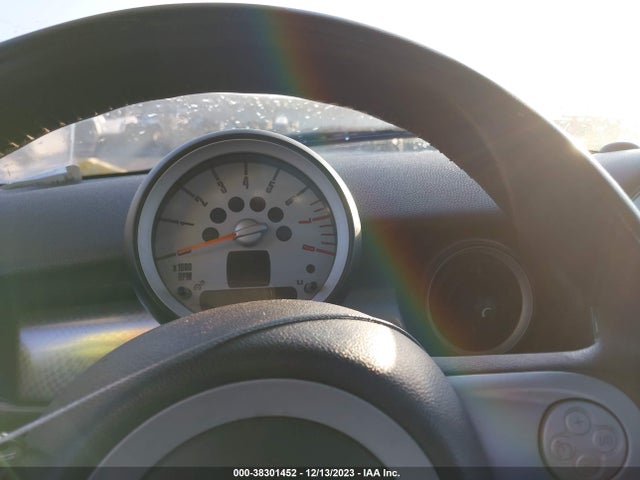 2008 MINI COOPER S WMWMF735X8TT90130 Photo 6