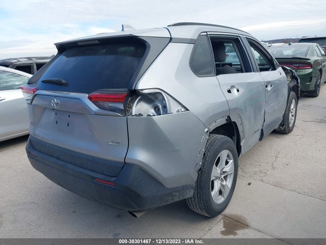 2021 TOYOTA RAV4 XLE VIN: 2T3W1RFV2MW114601