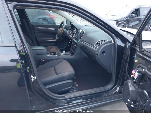 2C3CCAAGXKH679297 Chrysler 300 Touring
