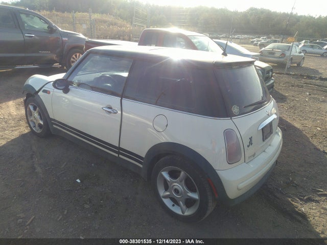 2004 MINI COOPER WMWRC33484TJ63382 Photo 2