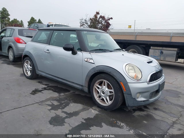 2007 MINI COOPER S WMWMF73507TL85131 Photo 0