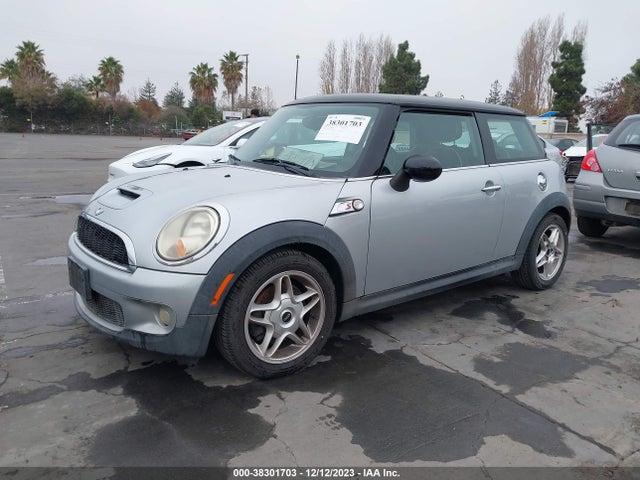 2007 MINI COOPER S WMWMF73507TL85131 Photo 1