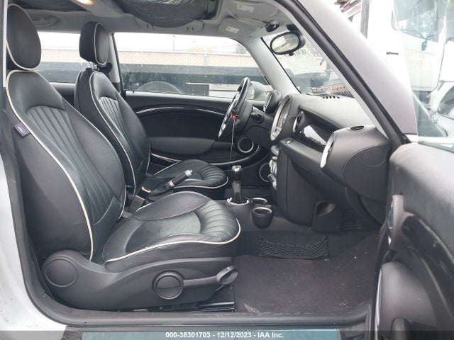 2007 MINI COOPER S WMWMF73507TL85131 Photo 4
