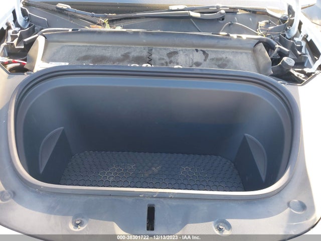 2021 TESLA MODEL Y 5YJYGDEE8MF240897 Photo 9