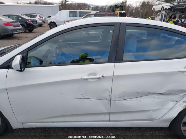 Hyundai Accent Value Edition 2017 KMHCT4AE2HU282826 Image 15