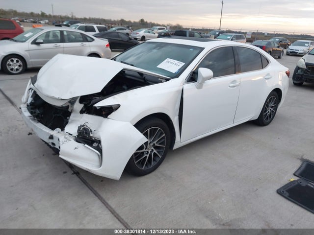 Lexus ES 350 2016 JTHBK1GG9G2211478 Image 2