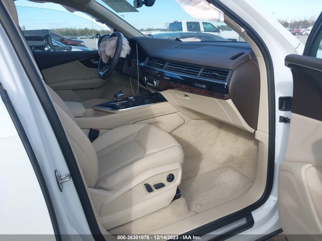 Audi Q7 3.0t Premium 2017 WA1LAAF7XHD031971 Image 5