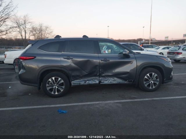 Toyota Highlander Xle 2022 5TDGZRBH8NS582400 Image 13