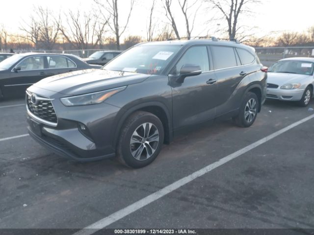Toyota Highlander Xle 2022 5TDGZRBH8NS582400 Image 2