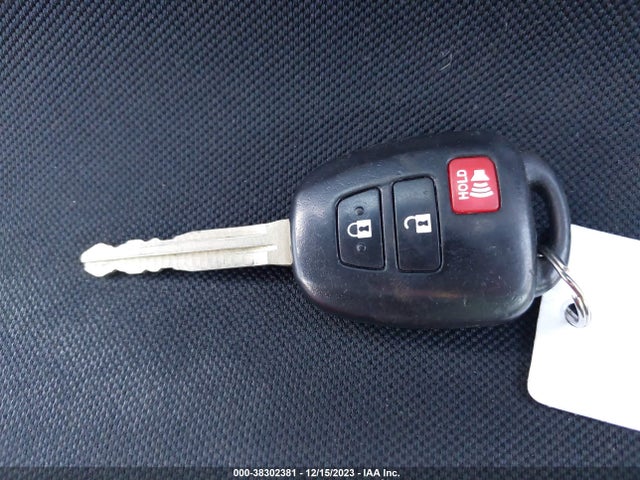 Toyota RAV4 LE 2015 2T3BFREV9FW281722 Image 11