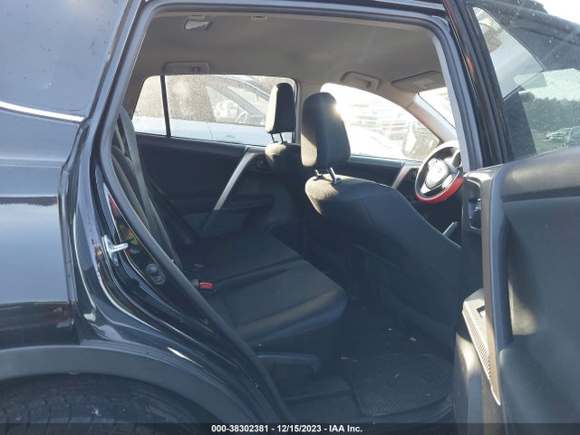 Toyota RAV4 LE 2015 2T3BFREV9FW281722 Image 8
