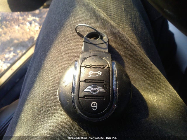 2017 MINI COUNTRYMAN WMZYT5C35H3D79376 Photo 10
