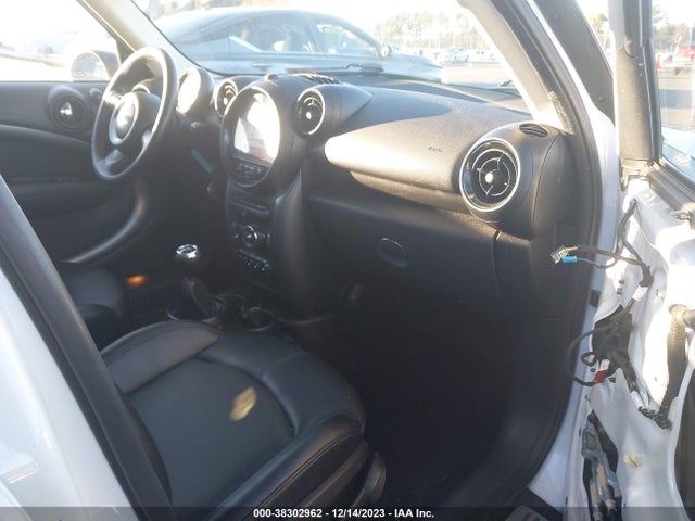 2014 MINI COUNTRYMAN WMWZC5C54EWM18453 Photo 4