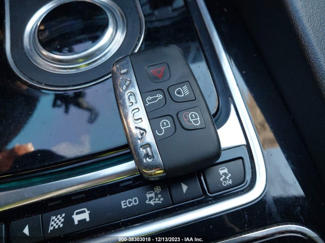 2017 JAGUAR F-PACE SADCM2BV6HA881545 Photo 10