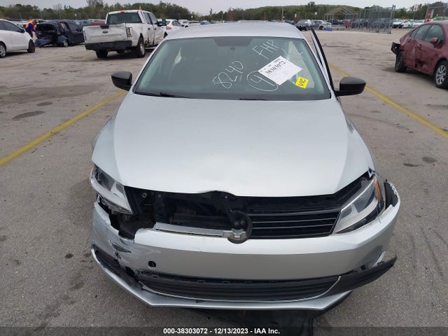 3VW1K7AJ6EM208240 Volkswagen Jetta 2.0l S