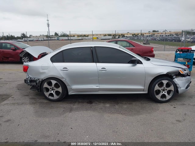 3VW1K7AJ6EM208240 Volkswagen Jetta 2.0l S