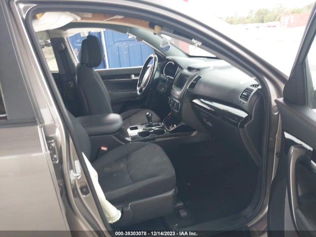 2014 KIA SORENTO LX V6 VIN: 5XYKTDA72EG546447