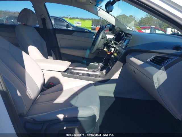 2015 HYUNDAI SONATA SE VIN: 5NPE24AF7FH185279