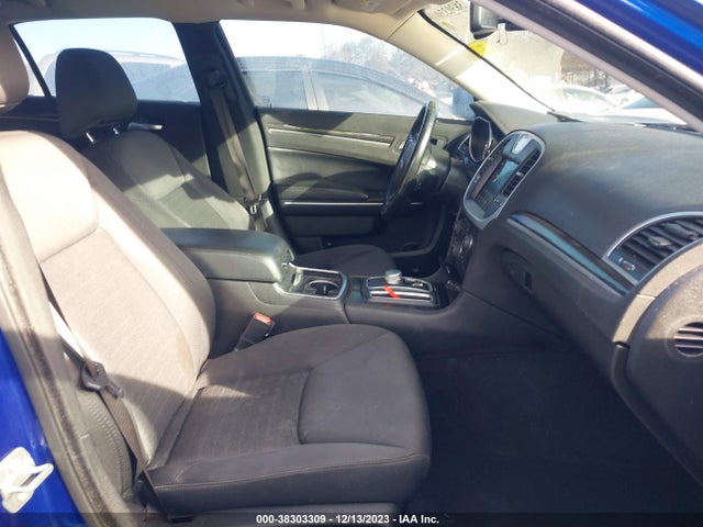 Chrysler 300 Touring 2019 2C3CCAAG3KH610225 Image 5