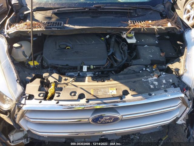 1FMCU9GD2HUE00818 Ford ESCAPE SE