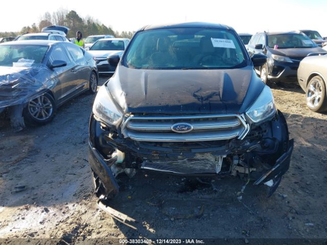 1FMCU9GD2HUE00818 Ford ESCAPE SE