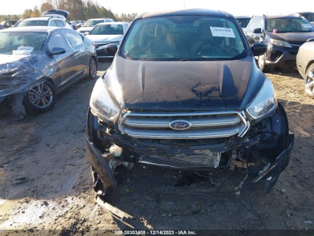 1FMCU9GD2HUE00818 Ford ESCAPE SE