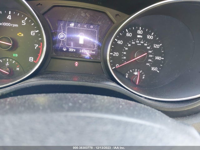 KIA SEDONA LX 2017 KNDMB5C15H6336815 Image 7