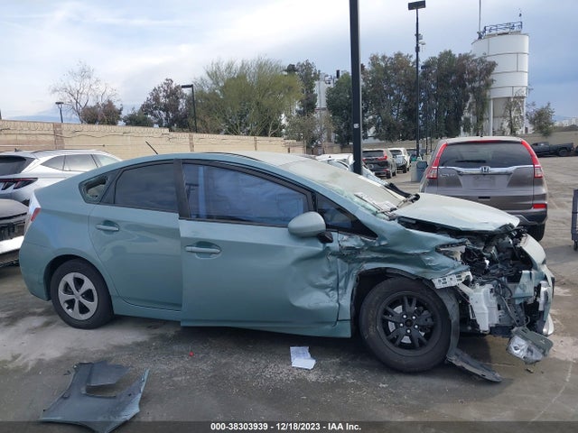 Toyota Prius Three 2015 JTDKN3DU9F1917515 Image 13