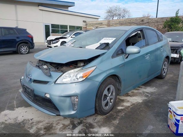 Toyota Prius Three 2015 JTDKN3DU9F1917515 Image 2