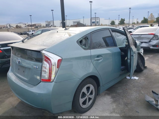 Toyota Prius Three 2015 JTDKN3DU9F1917515 Image 4