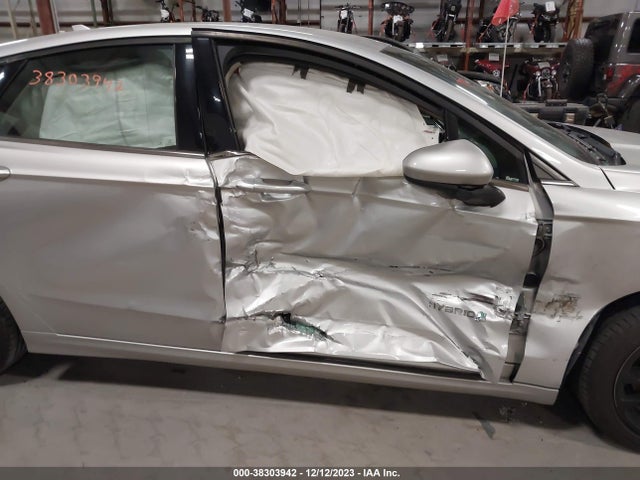 2019 FORD FUSION SE VIN: 3FA6P0LU0KR117011