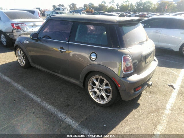 2007 MINI COOPER S WMWMF73567TT84453 Photo 2